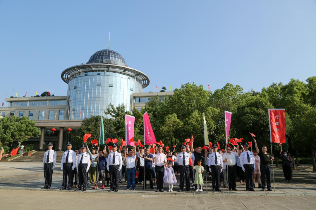 SoundKing Flag Raising Ceremony丨Praise the birthday of the motherland with salute and welcome the 20th National Congress with the original intention