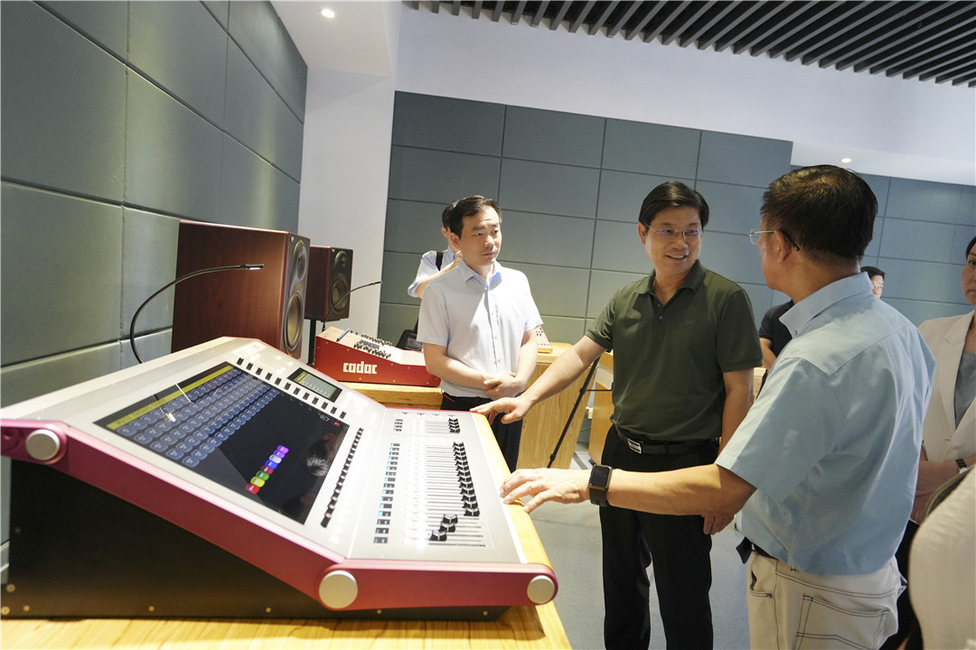 Zhejiang Conservatory of Music Party Committee Secretary Gan Wudong and his delegation visited SoundKing